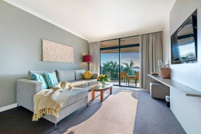 Exclusive Harbourfront Dual Suites with Pool, Darwin